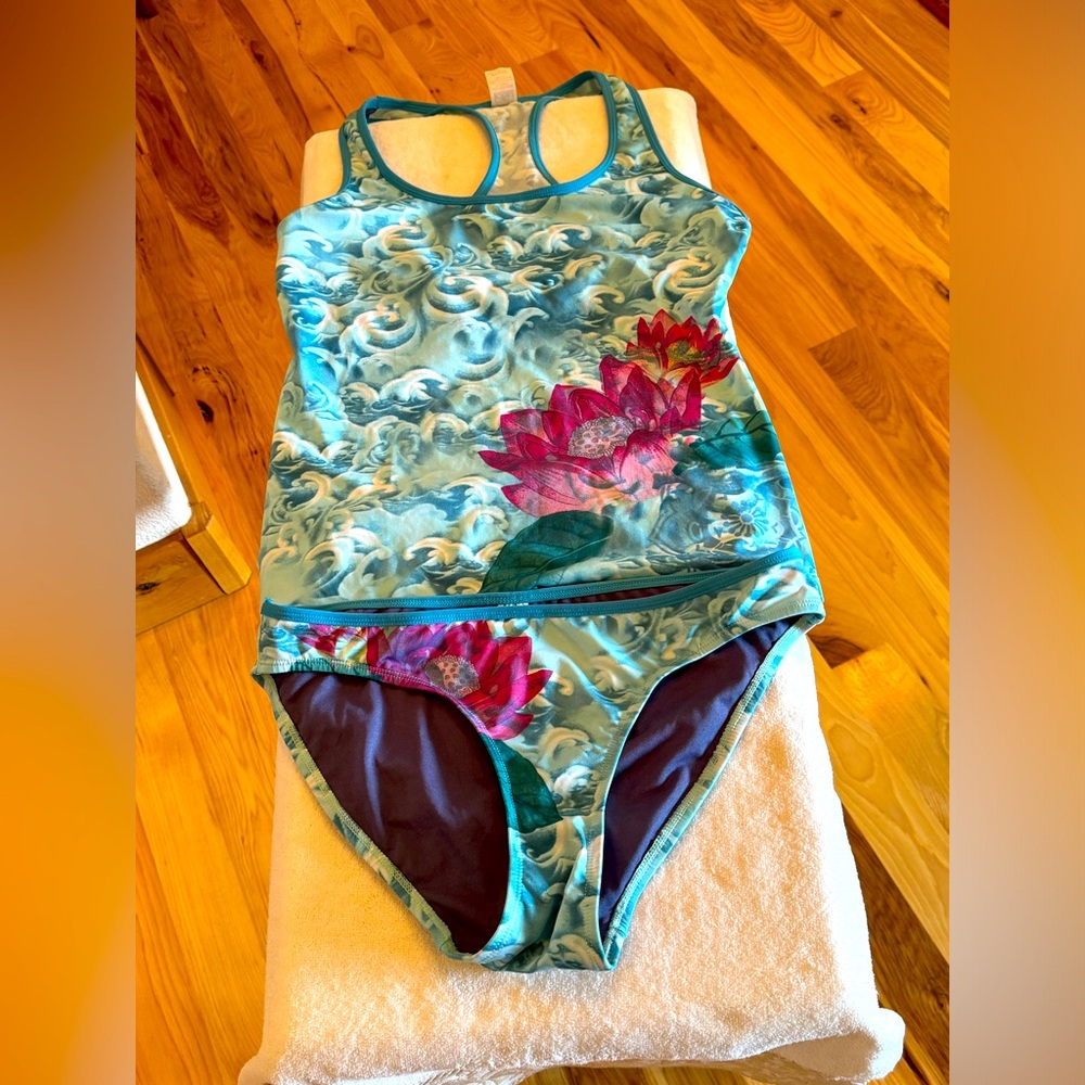 Title 9 Women’s Tankini set